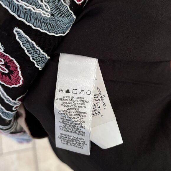 DRESS THE POPULATION Macie Floral Embroidery Fit & Flare Dress Medium $298 - Picture 10 of 10